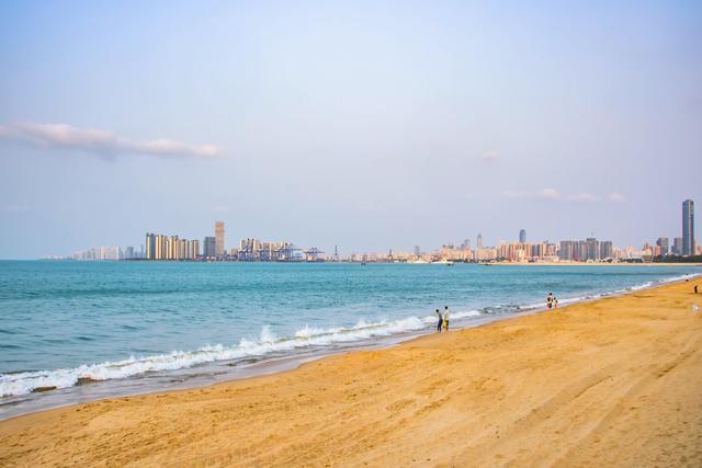 海口西秀海滩公园,坐拥绝美海南线,均温24°c,感受热带雨林魅力