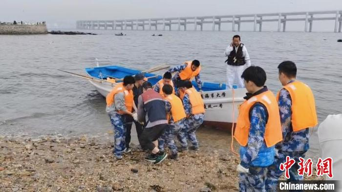 大连海事大学学生海上训练途中勇救落水者|营救|落水|勇救_新浪新闻