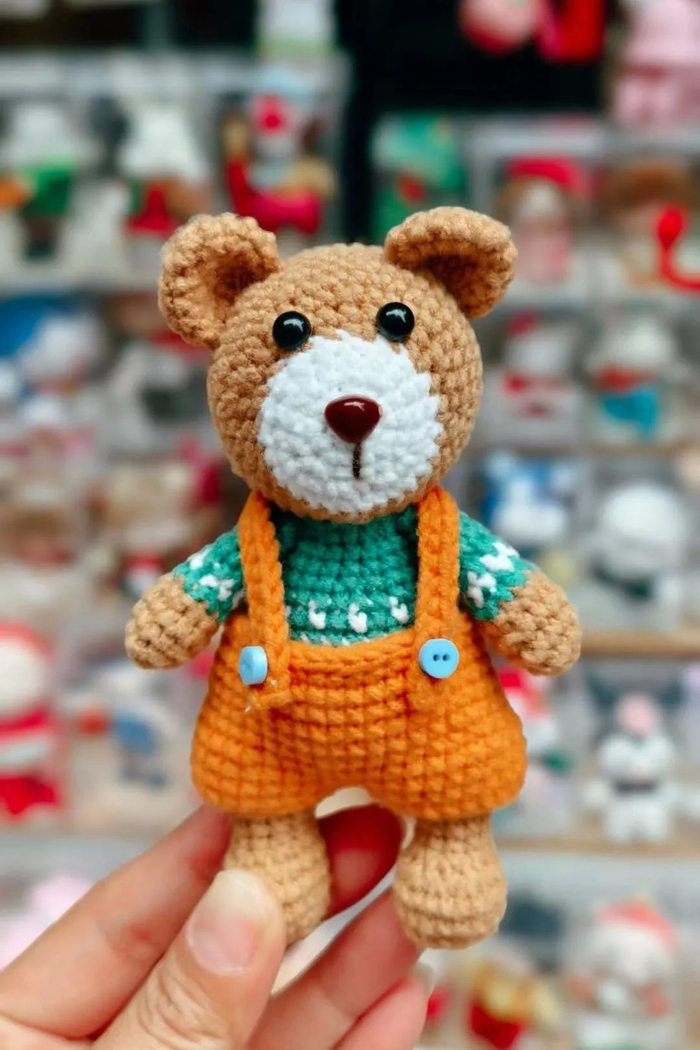 邵艳编织的小玩偶