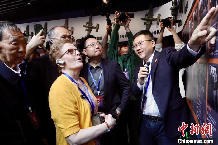 杜立特突袭美军飞行员后人谈不忘