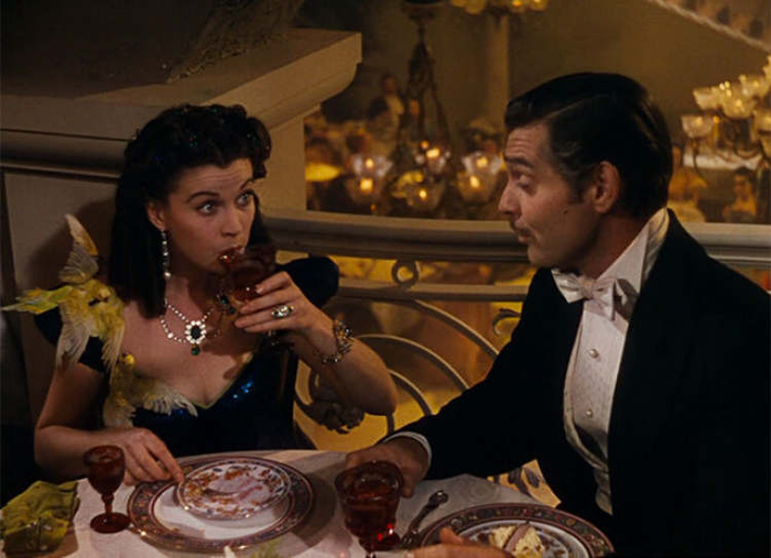 2024年新上线的《玛丽和乔治》里,影后朱丽安·摩尔又演了个坏女人.