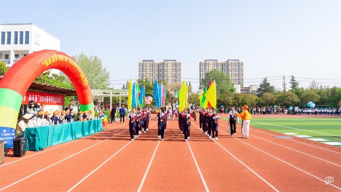 中国江苏网4月18日连云港讯 4月18日,东海县实验小学和平路校区"悦动