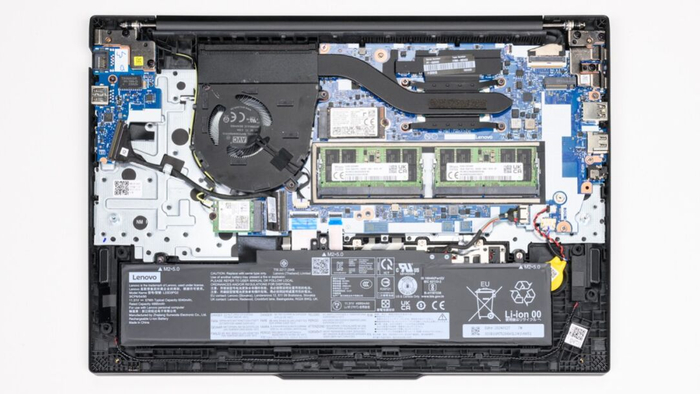 【散热分析】上图是thinkpade16的拆机实拍图,单风扇双热管的组合.