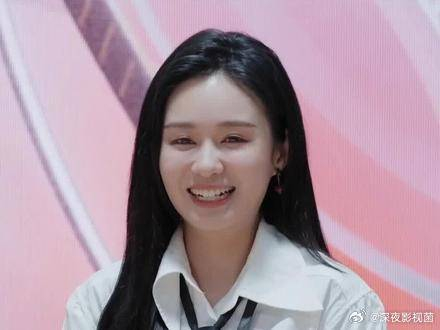 郑合惠子是有点口才在身上的仿佛在听优秀演讲现场