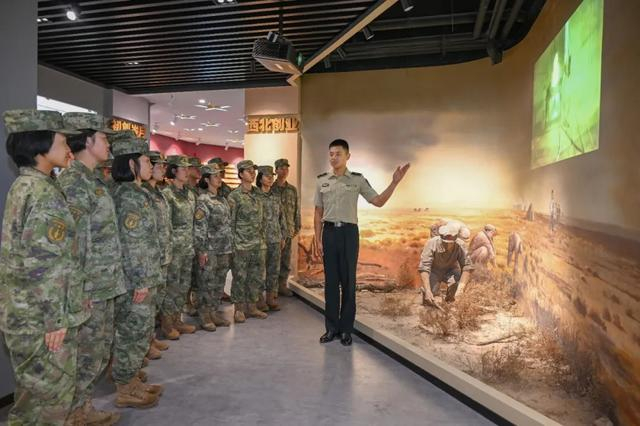 火箭军某旅建好用好军史长廊激发官兵奋进力量