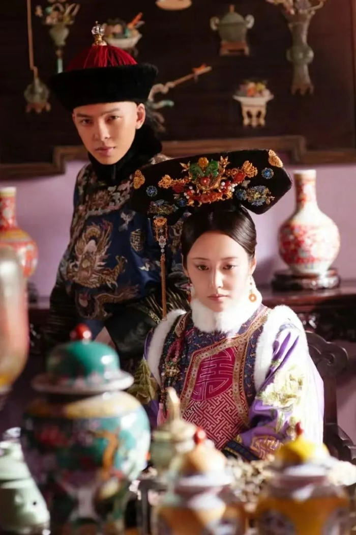 被恶狼环伺的魏嬿婉,碰到进忠这个"绝育忠犬"兼"紫禁城掌管性张力的神