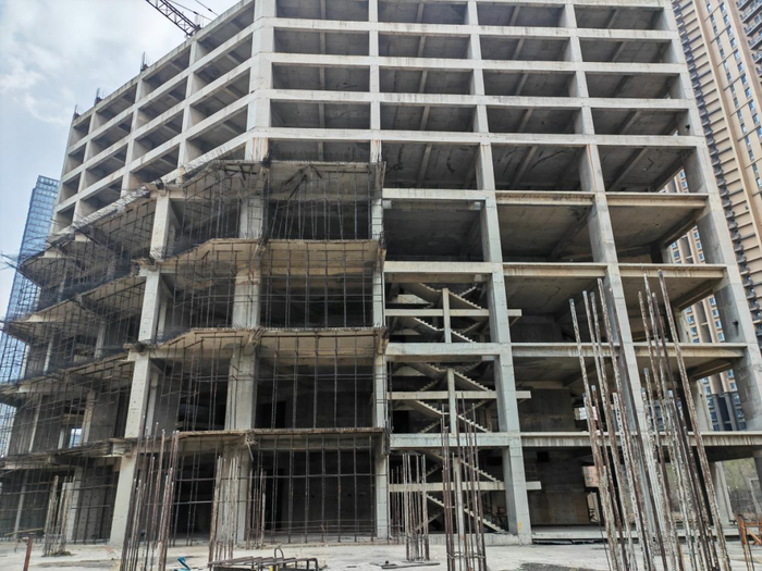 世茂五里河商业广场项目的T5已经建到了地上10层。王迎超/摄