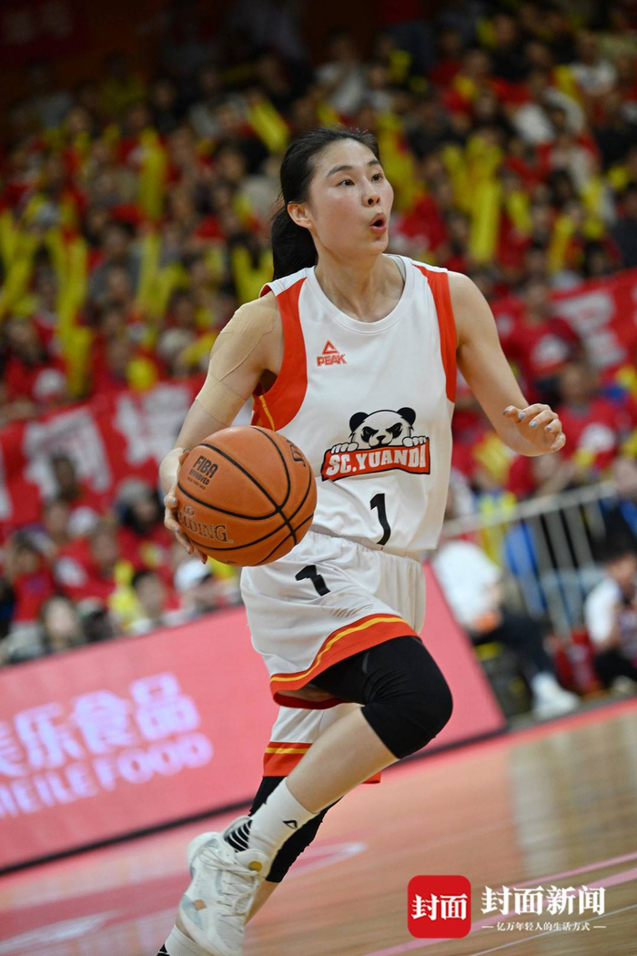 坎贝奇复出助四川女篮获胜 赛后喜极而泣|图集