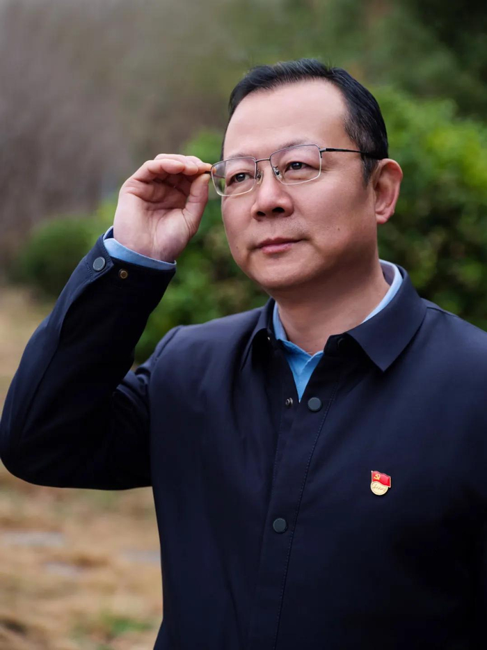 记浦东新区政协办四级调研员,云南省怒江傈僳族自治州福贡县委常委