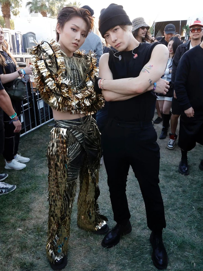 当地时间4月14日,刘雨昕,王嘉尔现身印地奥继王哥第n次登上科切拉舞台