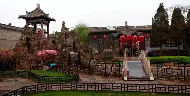 年,是一座具有北方汉族传统民居建筑风格的古宅,现为国家5a级旅游景区