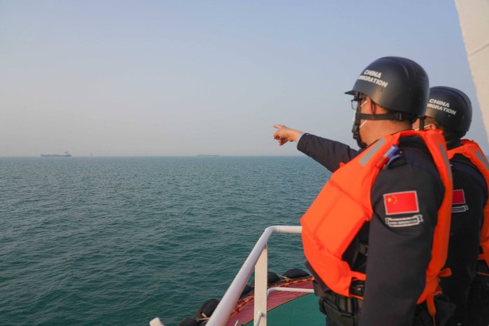 航行40余海里 东营出入境边防检查站开展口岸锚地巡查