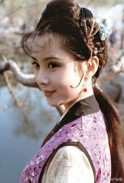 后来,又有许多女演员,都出演过《红楼梦》中的晴雯.