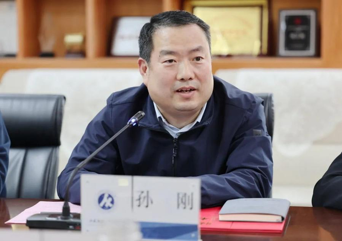 孙刚部长强调,儿童青少年时期是科学兴趣的启蒙培育期,也是创新型人才