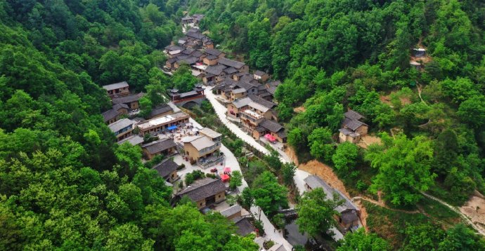 这里是甘肃省陇南市康县,来这里人实在过的踏实,请您保持心情舒畅!