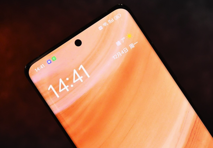 骁龙8gen3高端机降至2999元,12g 256g,5400mah电池 50w无线