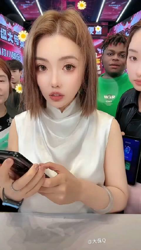 蛋蛋收到辛巴的电话通知!