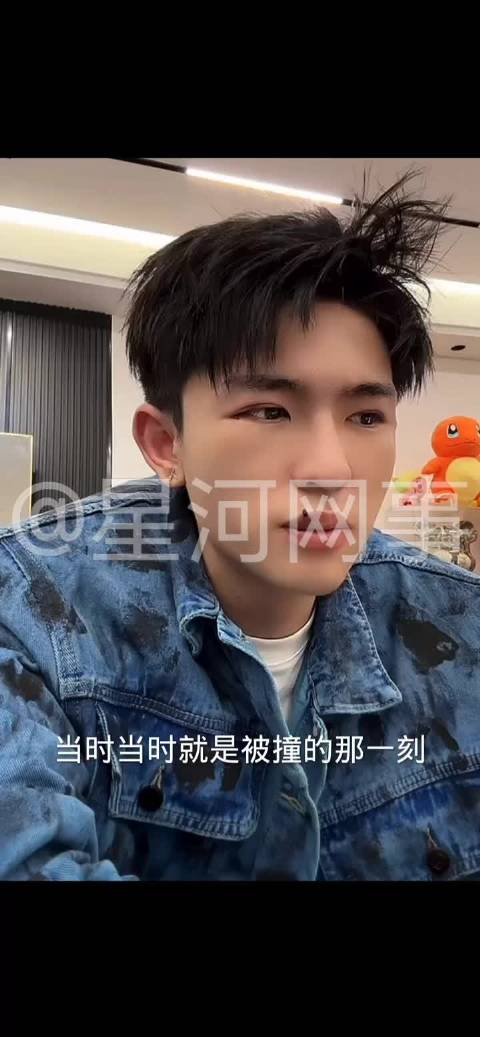 志虎讲述车祸细节 思雨被吓哭手上全是血 气囊发动机都干出来了