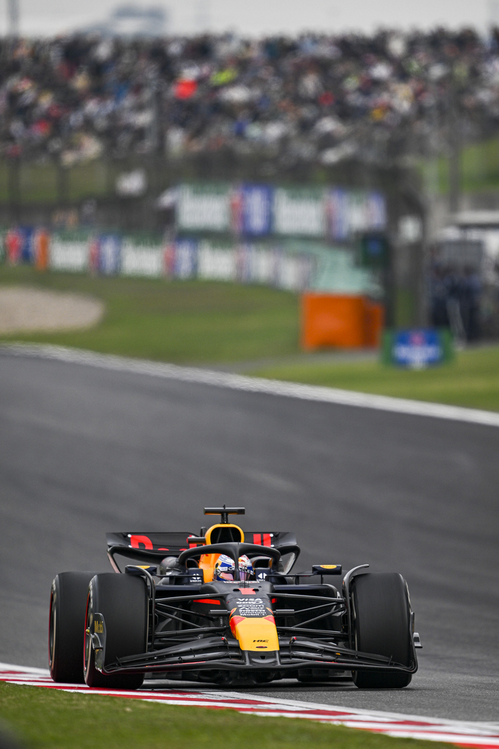 图说│f1中国大奖赛正赛:维斯塔潘夺冠,周冠宇获第14名