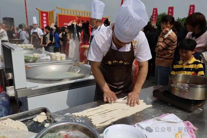 新野板面文化节启动仪式在新野县白河滩公园隆重举行