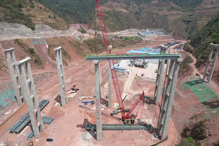 北山村三号大桥是西昭高速公路建设的关键性控制工程,位于西昌市和