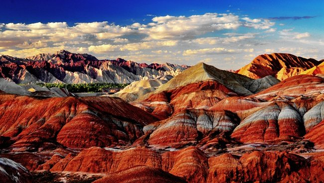 甘肃张掖:丝路古道上的"彩虹"之城