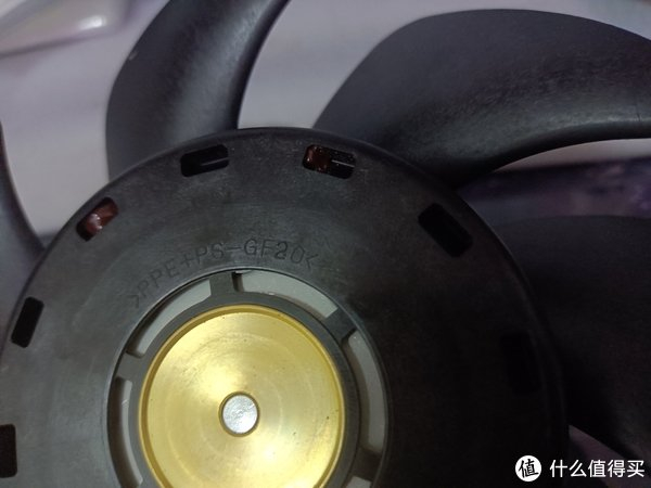 9gv5748p5m拆解内部图赏,17cm厘米暴力风扇性能巨兽