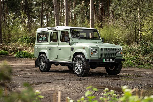 bedeo 推出配备轮毂电机的路虎卫士电动车改装版