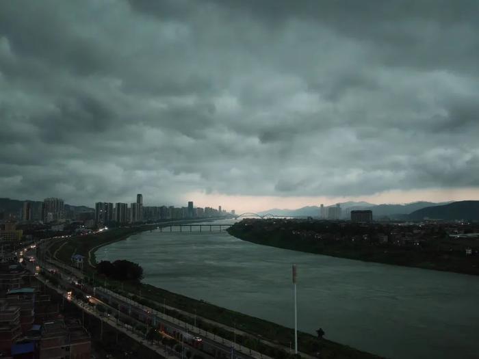 中雨 特大暴雨!柳州新一轮强对流天气又要来了!