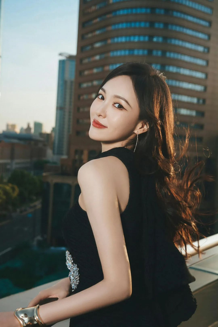 4小时前豆子主编,希希,leon李昂昂希希:摇曳生姿leon李昂昂:风情万种