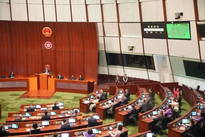 3月19日，香港特区立法会全票通过《维护国家安全条例》。（新华社）