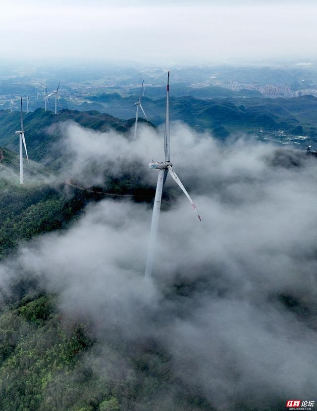 【每日一图@湖南】江永飞龙风电场迎风矗立,将绿能送到千家万户