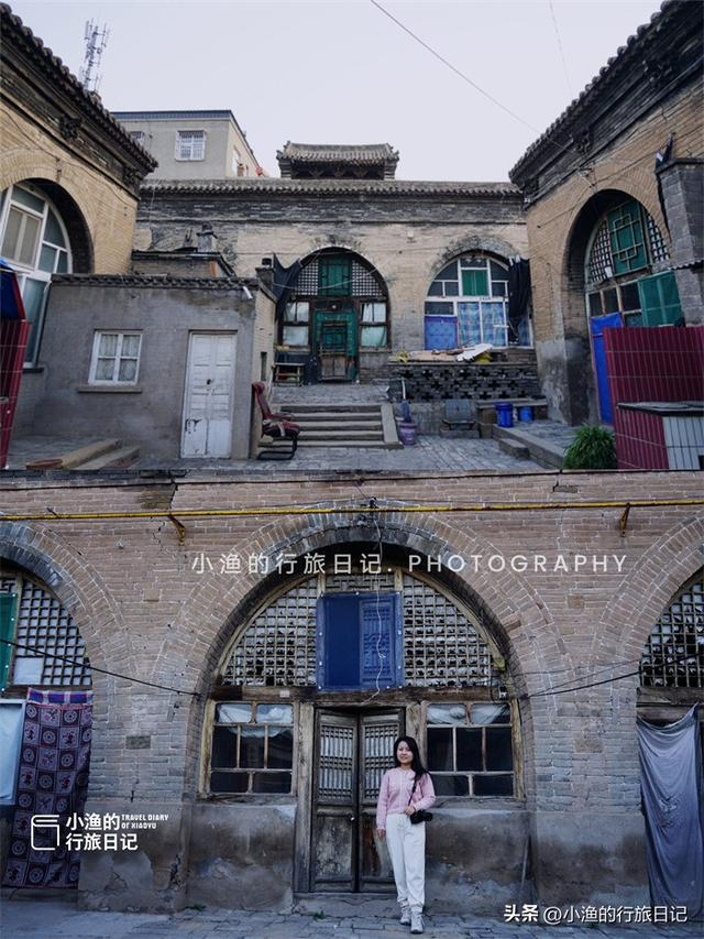 距离米脂窑洞古城北门柔远门不远,就是李自成行宫.