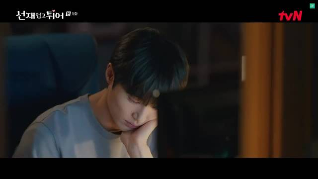 朴泰桓选手素想尽办法转移善宰的视线公交车电台里也在播朴泰桓选手