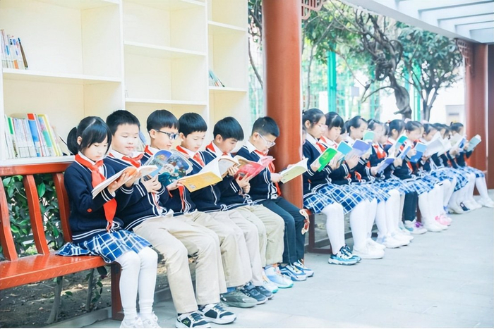 从"全科"到"全人" 成都这所学校唤醒儿童阅读的"生命自觉"