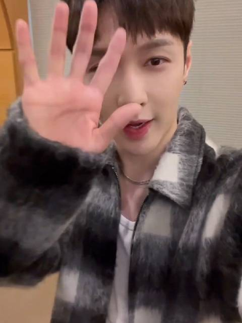 240422 | k star youtube short更新张艺兴相关一则 采访已有啦～会