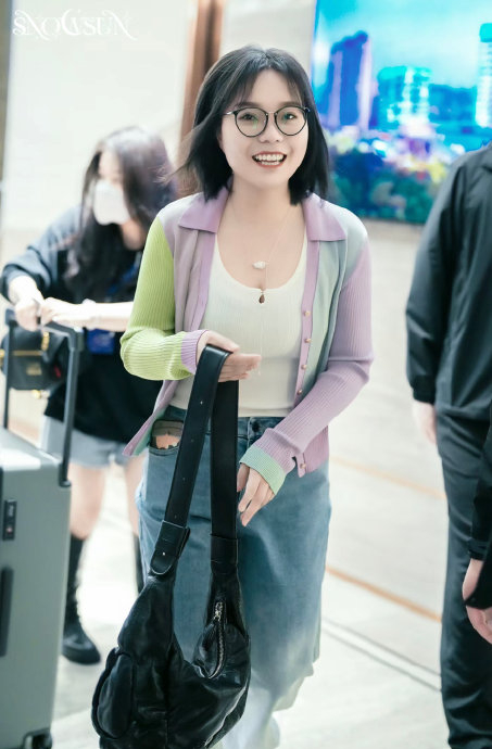 李雪琴五十公里桃花坞上班图,真的瘦了好多!|李雪琴|五十公里桃花坞_