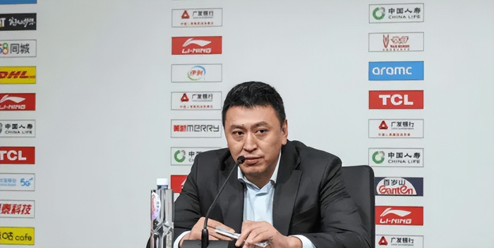 g2上海110-100战胜浙江,来看赛后刘鹏,培根与王世龙说