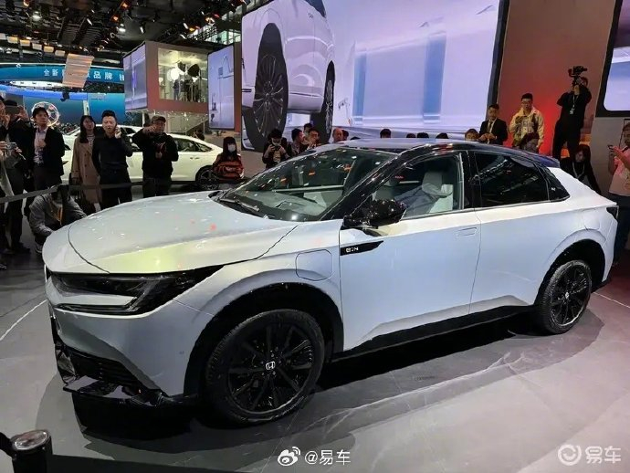 2024北京车展探馆:广汽本田e:np2 极湃2宣传海报