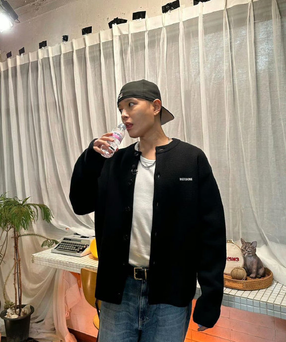 simond也离开aomg了 还我以前的a社!