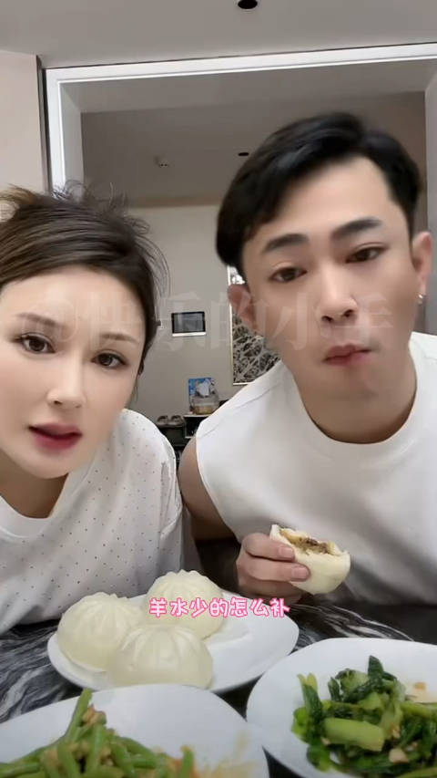 吴迪媳妇文静称自己现在白头发一大堆