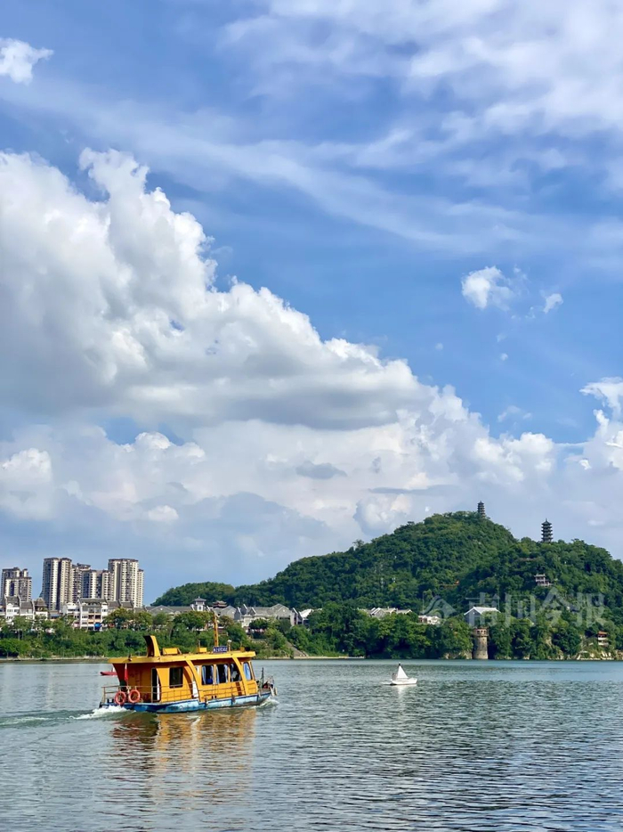 标准,记者从柳州顺达水上公交有限公司了解到,出现柳江河水位接近79