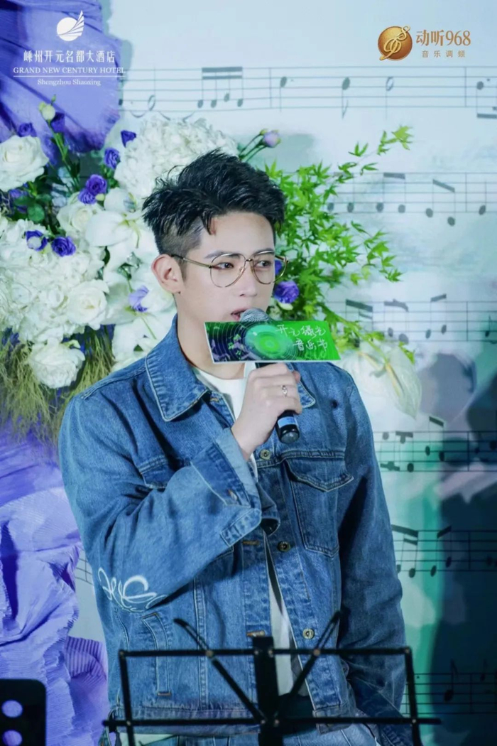 职业音乐人/编曲人/制作人小一老师 ,知名歌手/键盘手徐斌老师,浙