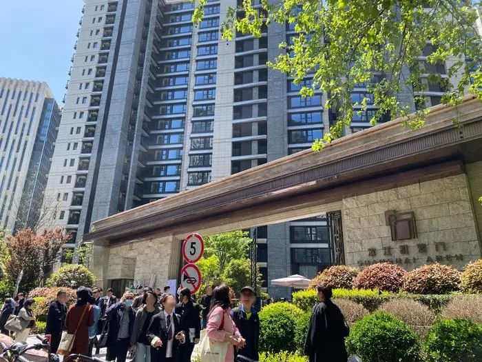 上海豪宅被抢疯了,4天成交170亿!