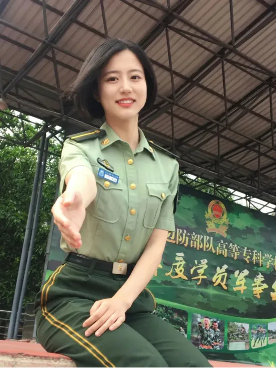 全网就吸引了10万人的关注出现140天她是"边检小花"钱莹敏让人一眼