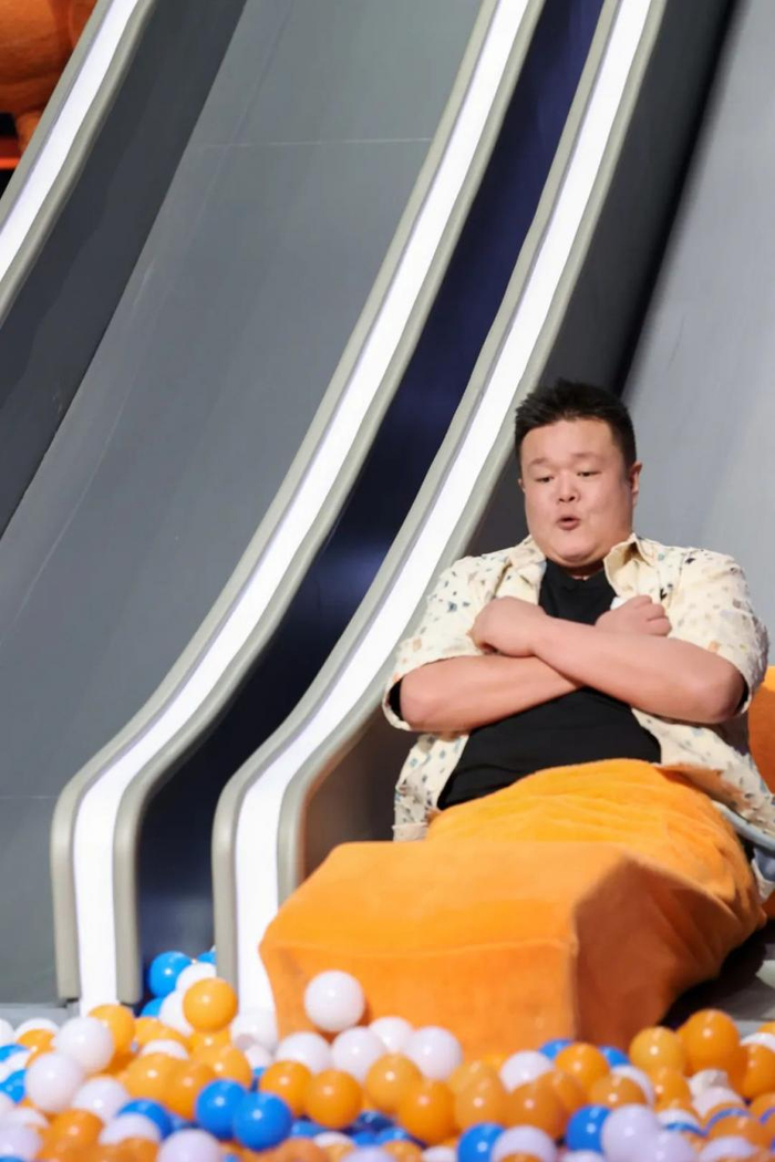 轻轻松松喜剧节|李川|徐志胜_新浪新闻