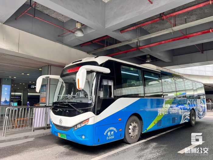 灵溪隧道公交专用道,中途一站不停,便于乘客快速抵达西湖景区