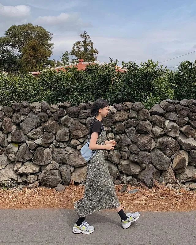 跟着这7位美炸ins的博主学穿搭,衣品提高10个度!