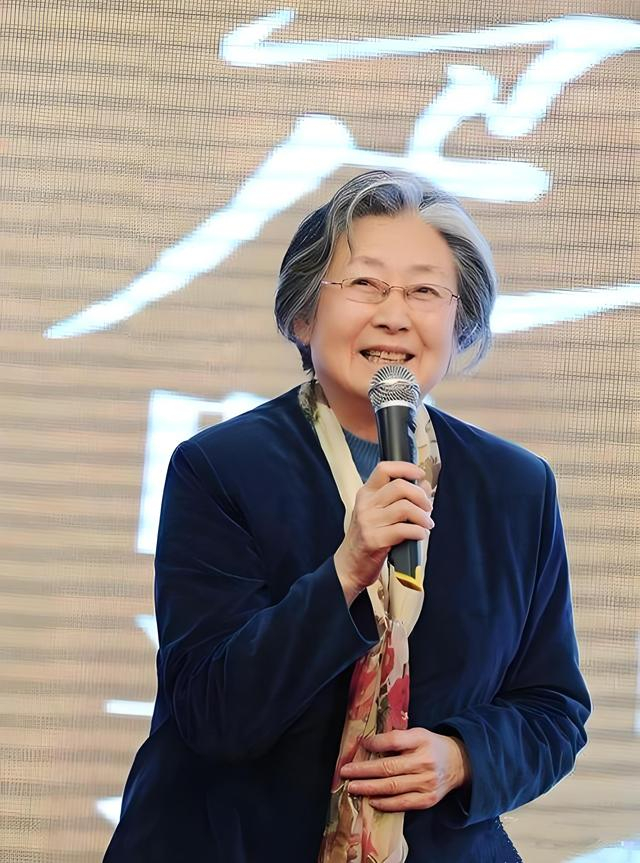 《春苗》49年 水昌伯离世20年 阿芳嫂如今93岁 英俊的男二号已被遗忘
