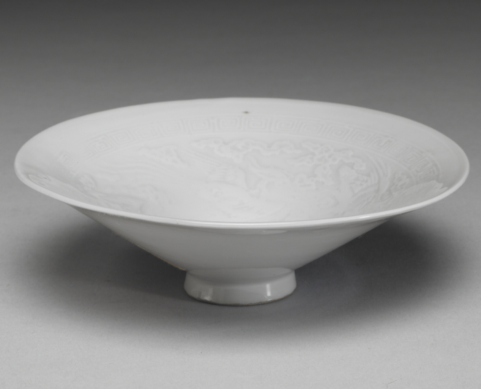 明永乐 甜白釉云凤纹碗(正面) 台北故宫博物院馆藏明永乐 甜白釉云凤